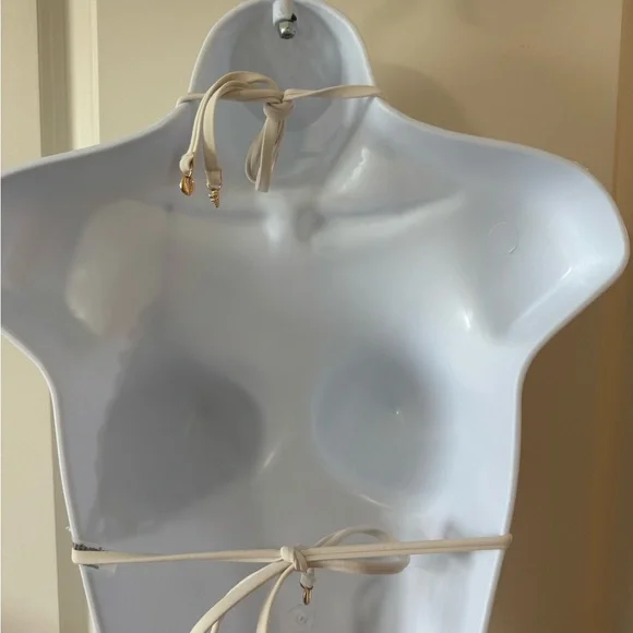 Elegant Cream Crochet Bikini Top - Picture 6 of 8